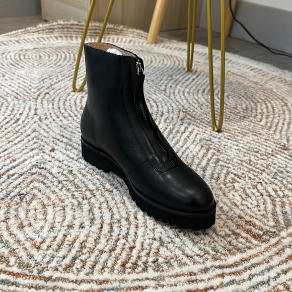 Andre Assous Black Ankle Boot - Picture 1 of 3